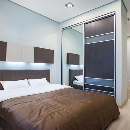 Navit Apartments With Breakfast, Near The Railway Station, The City Center And The Park Kiev Eksteriør bilde