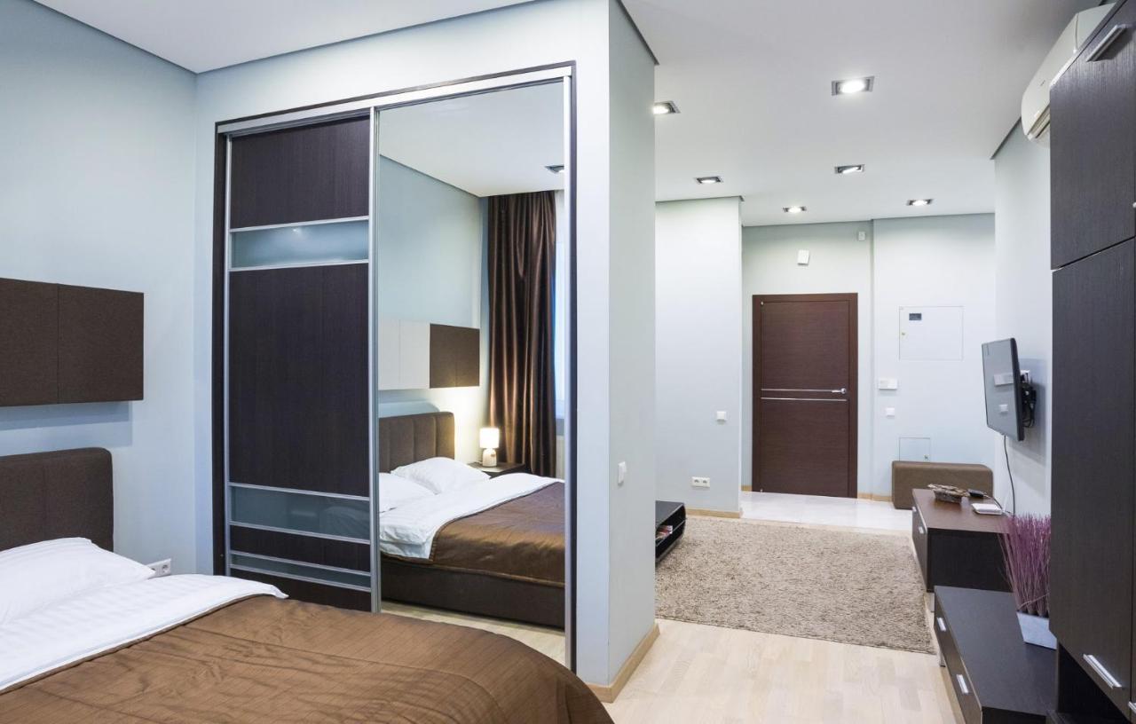 Navit Apartments With Breakfast, Near The Railway Station, The City Center And The Park Kiev Eksteriør bilde
