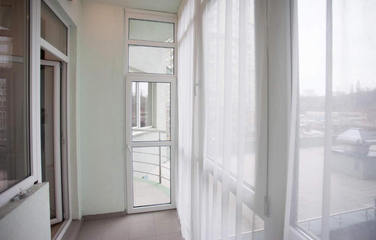 Navit Apartments With Breakfast, Near The Railway Station, The City Center And The Park Kiev Eksteriør bilde