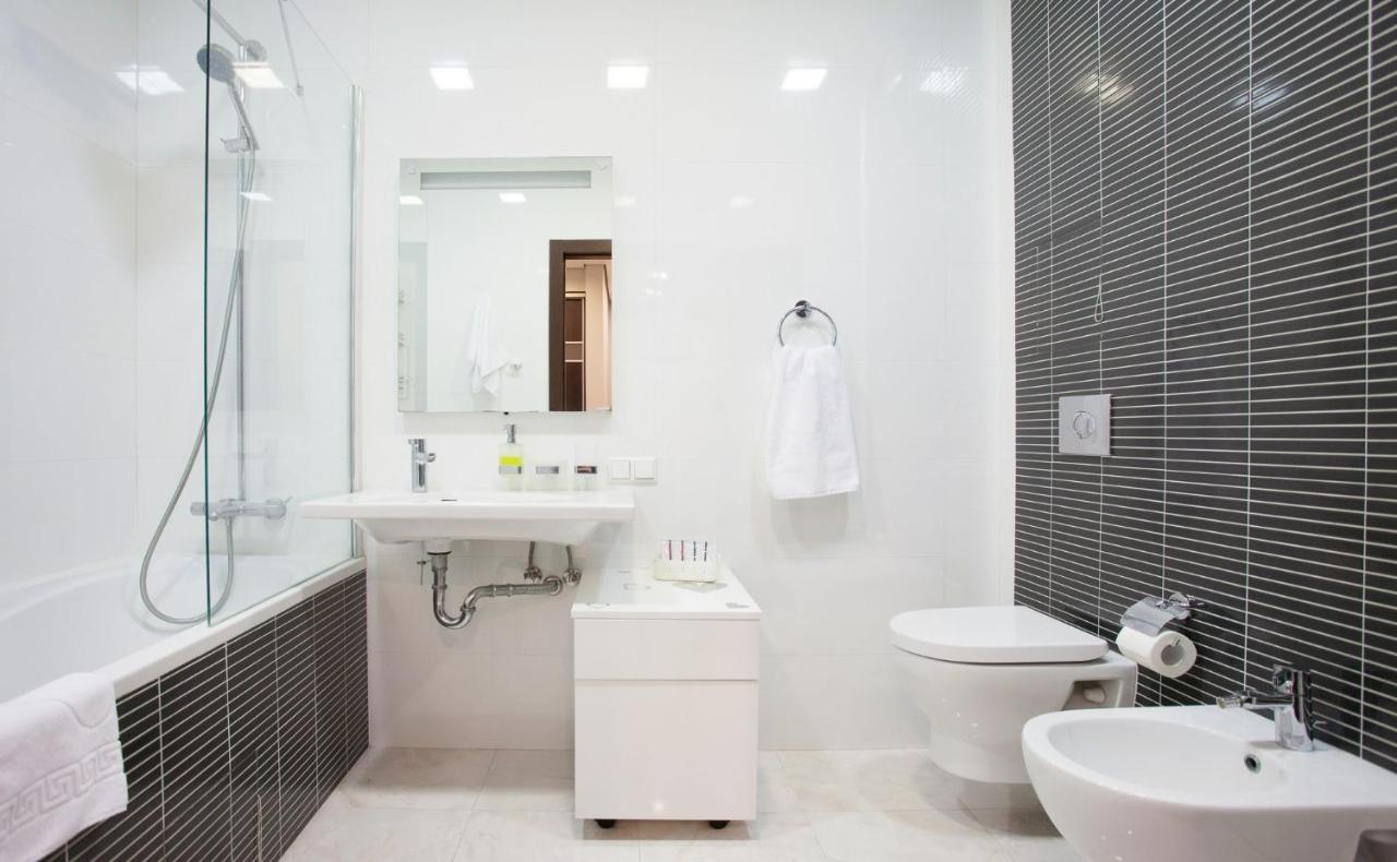 Navit Apartments With Breakfast, Near The Railway Station, The City Center And The Park Kiev Eksteriør bilde