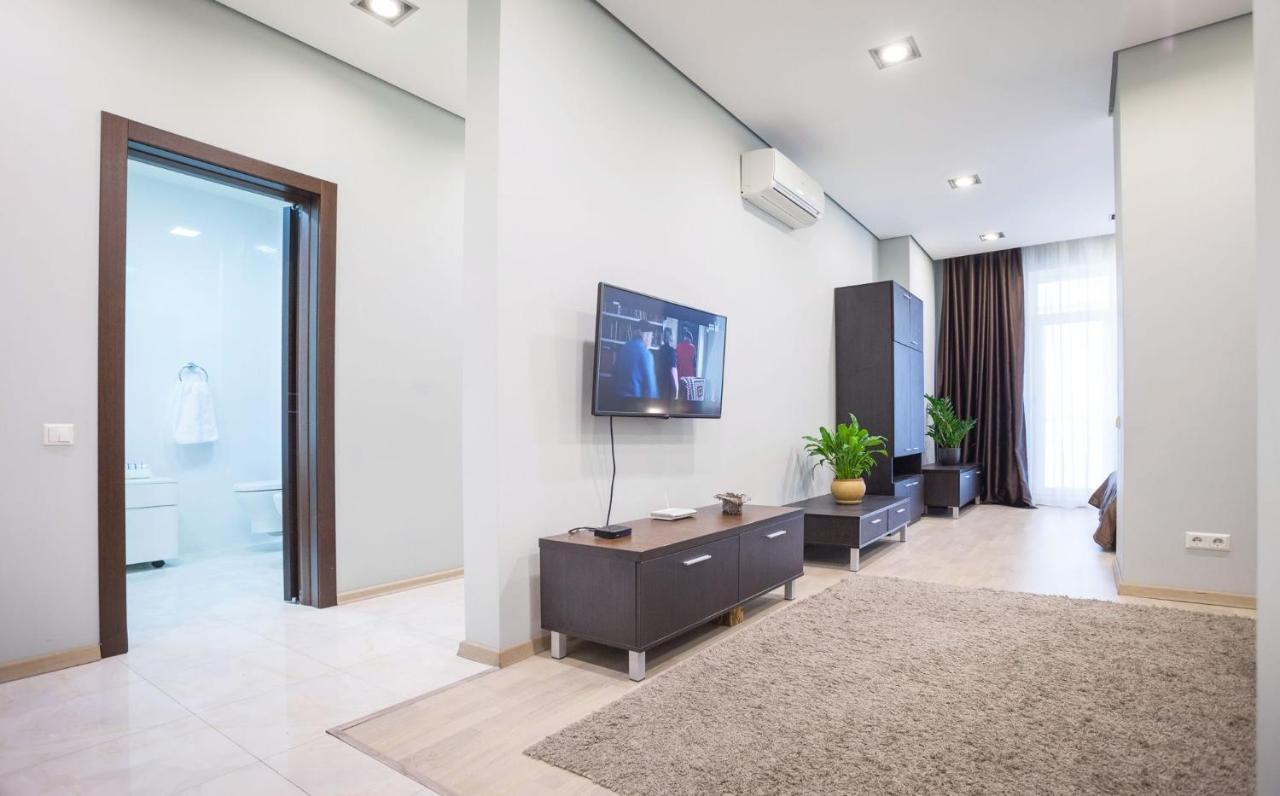 Navit Apartments With Breakfast, Near The Railway Station, The City Center And The Park Kiev Eksteriør bilde