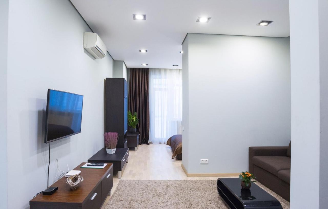 Navit Apartments With Breakfast, Near The Railway Station, The City Center And The Park Kiev Eksteriør bilde