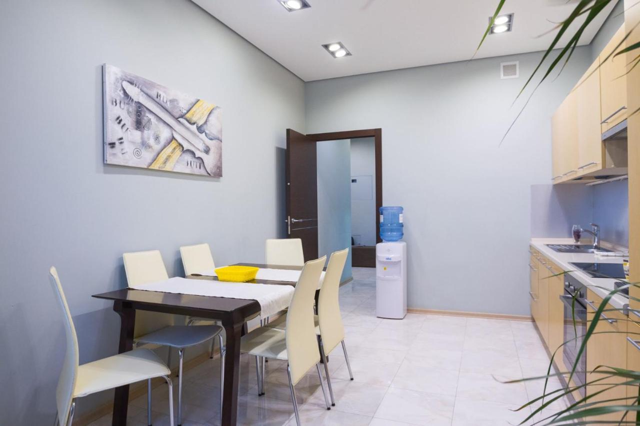 Navit Apartments With Breakfast, Near The Railway Station, The City Center And The Park Kiev Eksteriør bilde